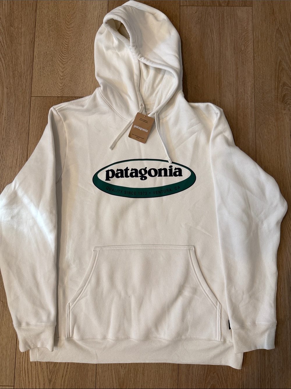 NWT Patagonia Men’s XL White Fitz Oval Logo Hoodie Pullover Sweatshirt
